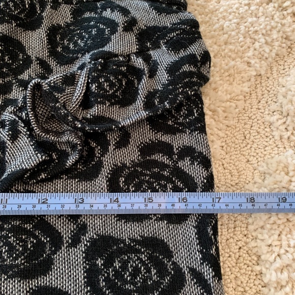 Cute Ruffles and Roses Skirt - Picture 6 of 8